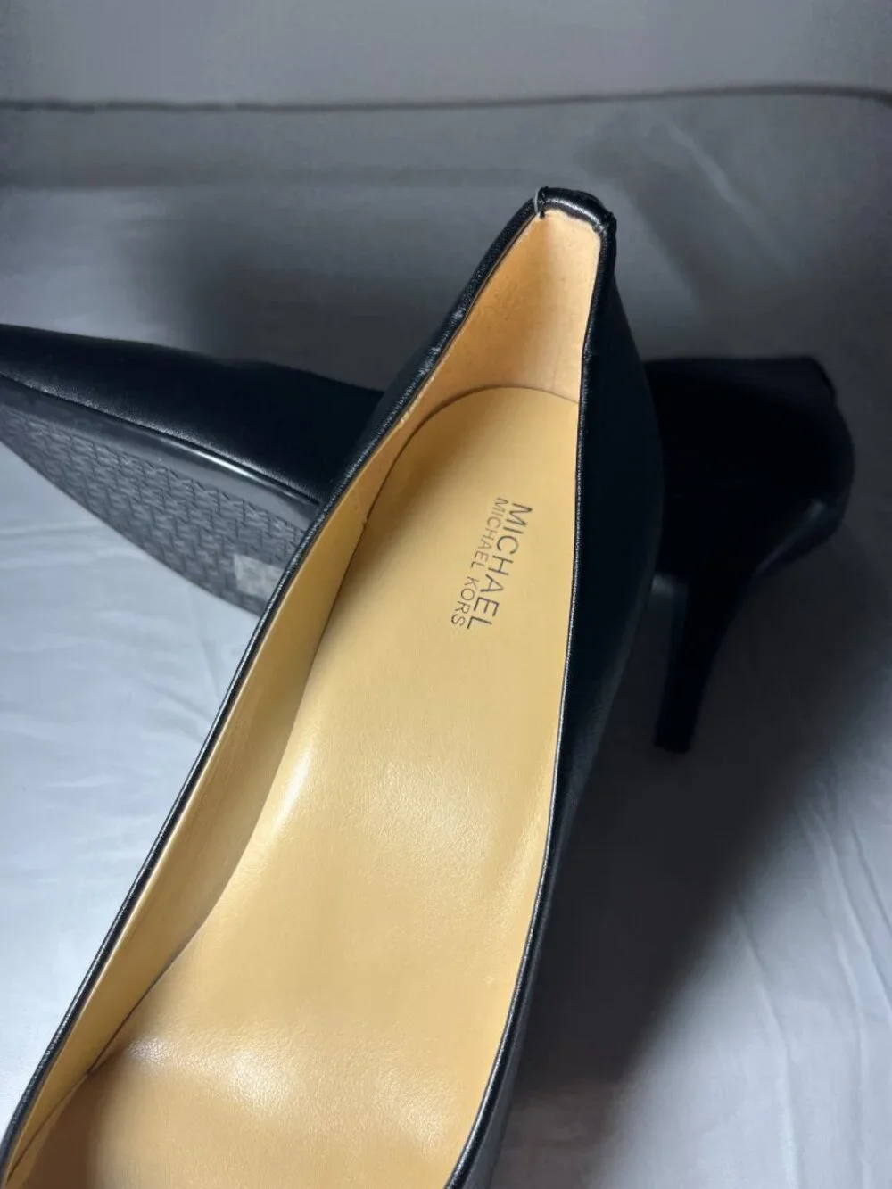 Michael Kors Women’s 11M Black Mid Leather Pump Classic Stiletto-Style Preppy He